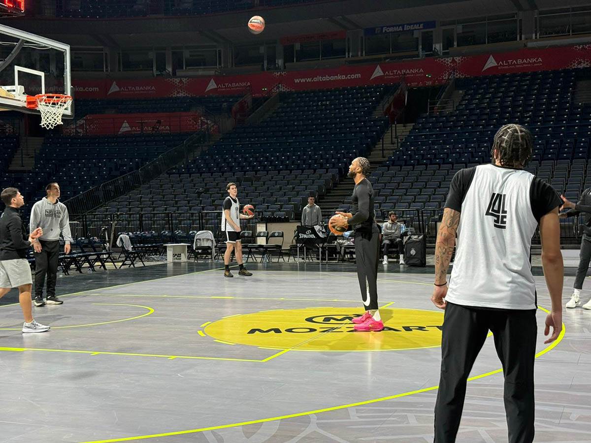  Košarkaši Partizana na treningu 