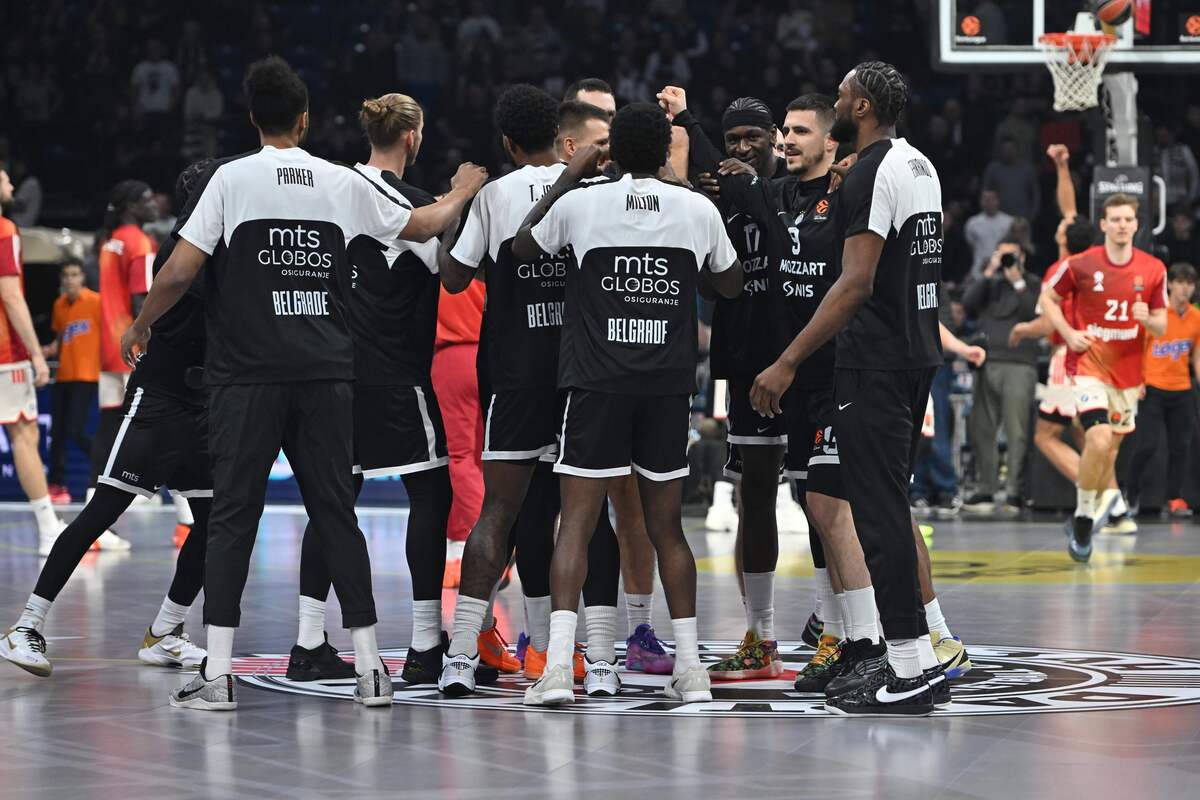  Navijači Partizana izviždali košarkaše 