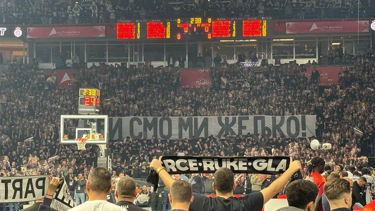  Navijači Partizana zviždali igračima  