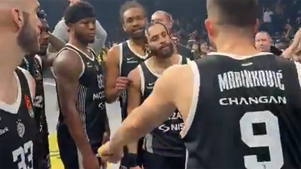  Reakcija košarkaša Partizana na skandiranje Željku Obradoviću 