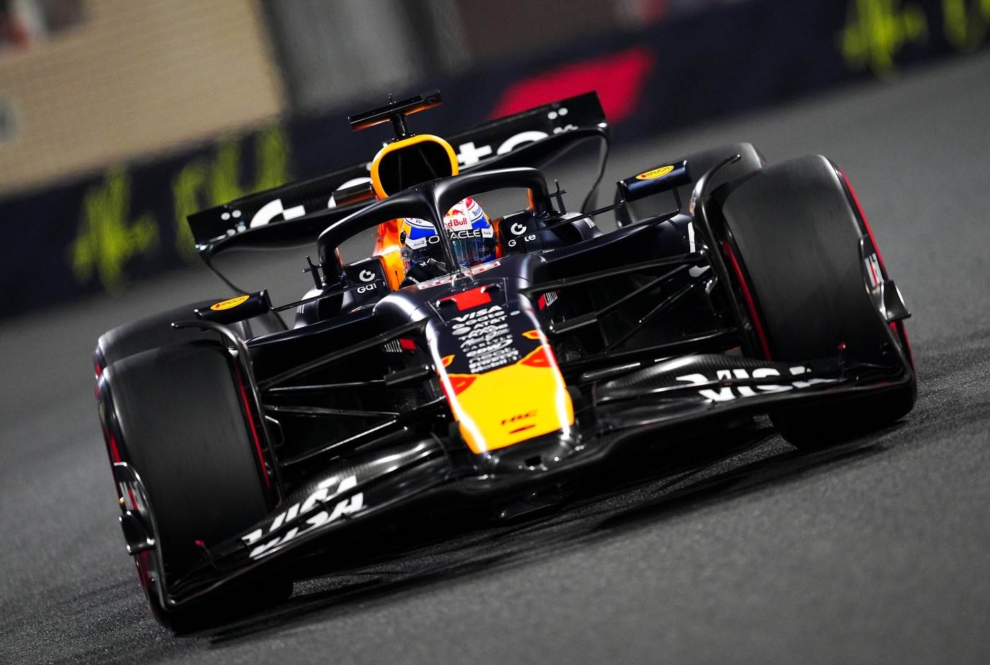  Maks Ferstapen osvojio je "pol" poziciju u Abu Dabiju 