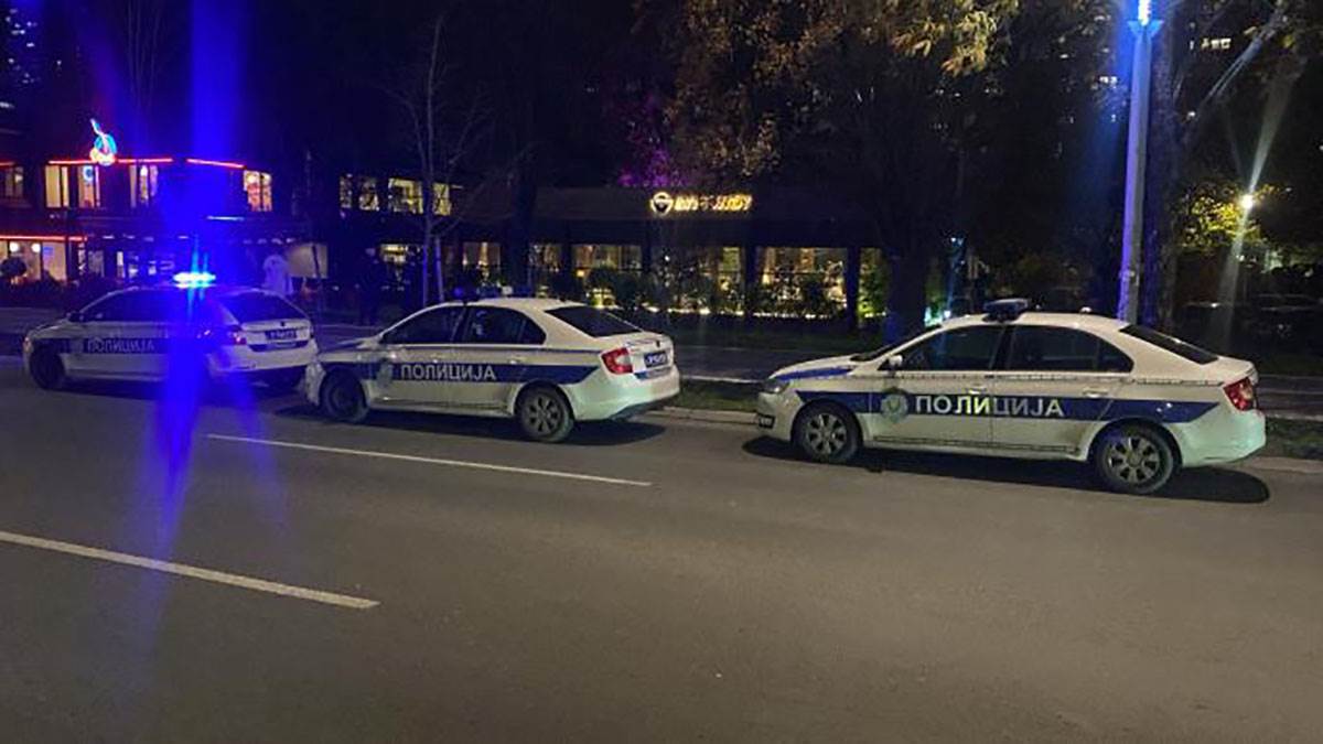  Upucan navijač partizana na novom beogradu 