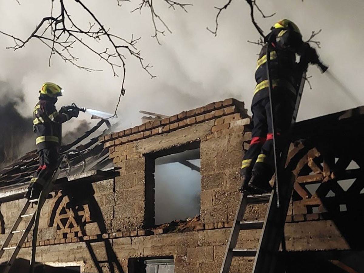  Izgorjelo 600 bala sijena u Laktašima 