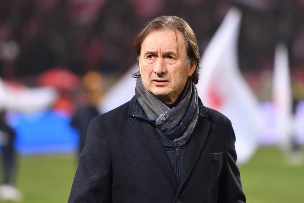  Miroslav Tanjga upozorava igrače Vojvodine 