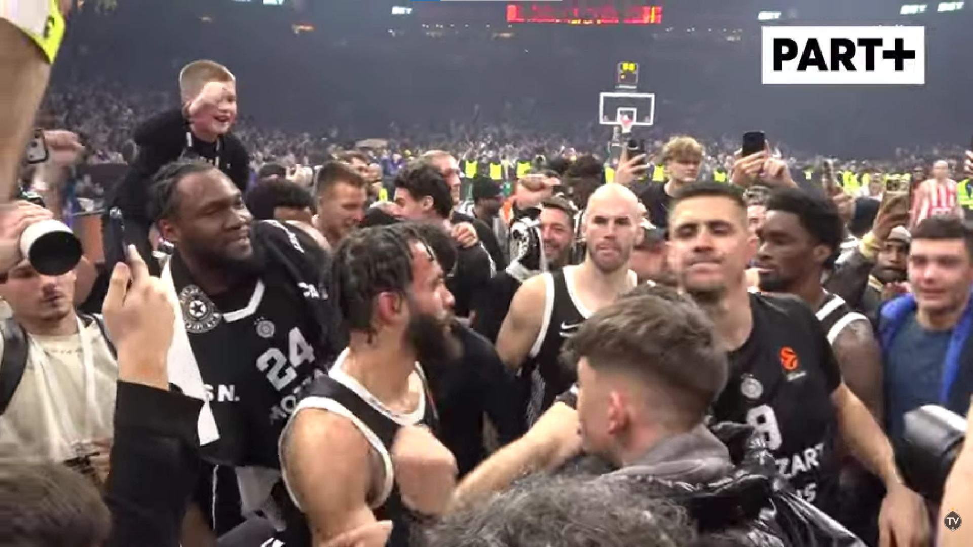  Vanja Marinković opominjao košarkaše Partizana zbog navijanja 