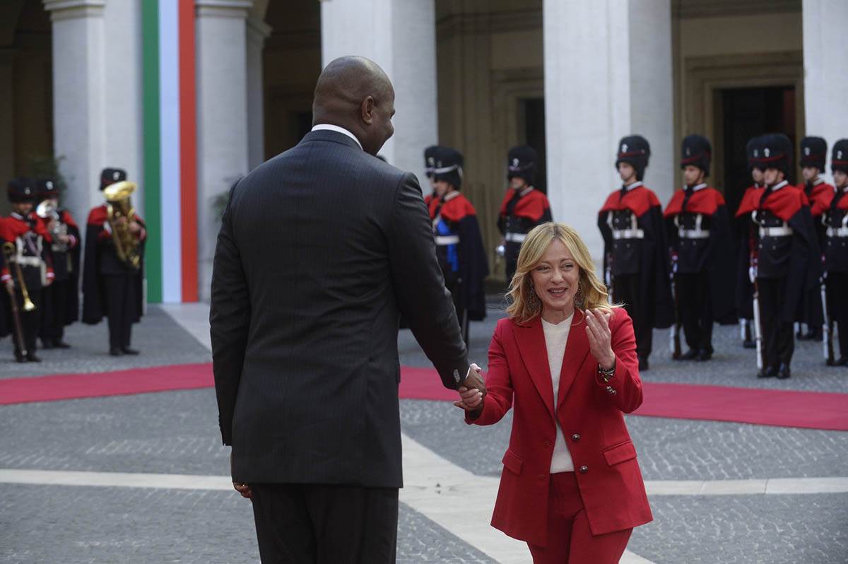  Đorđa Meloni na sastanku sa Mozambika 