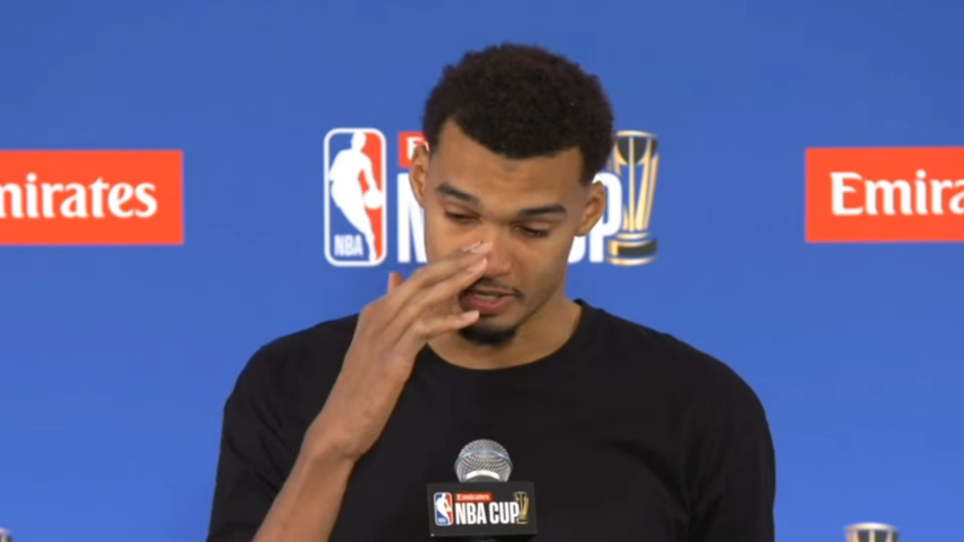  vembanjama plakao jer mu je umrla baka 