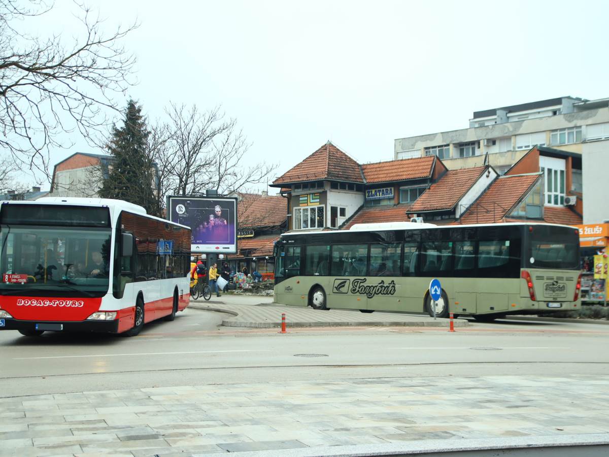  Autobus 
