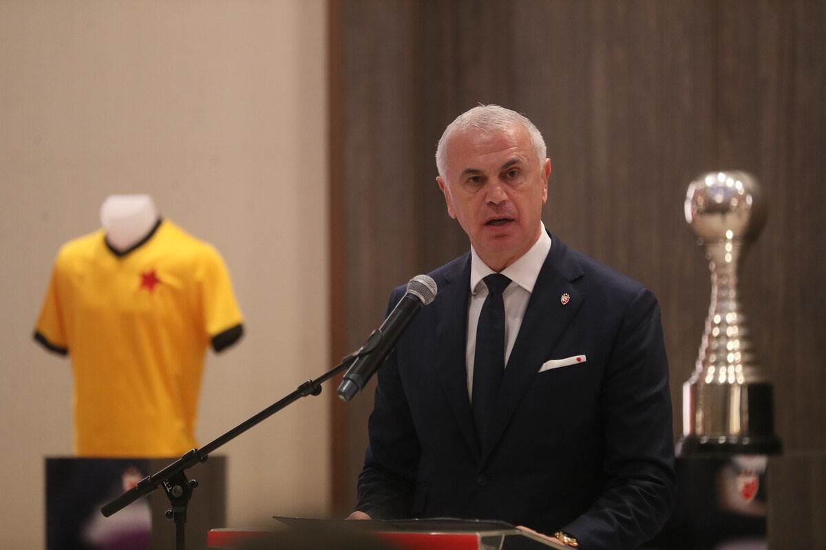  Crvena zvezda monografija 