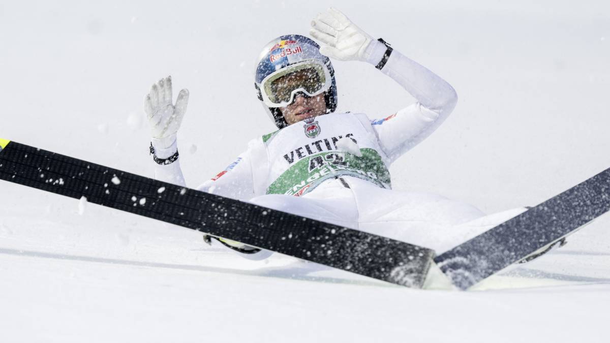  Pad Stfana Embahera na ski skokovima u Engelbergu 