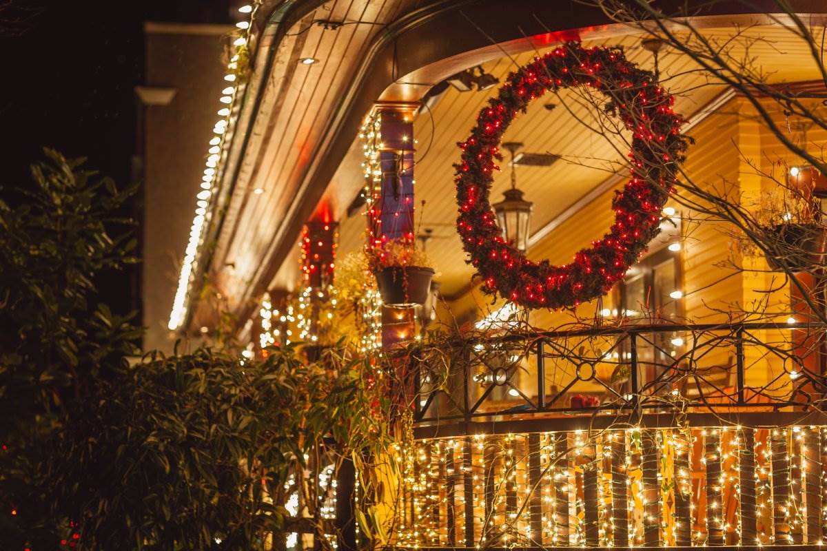  Jeftina novogodišnja dekoracija terase i balkona 