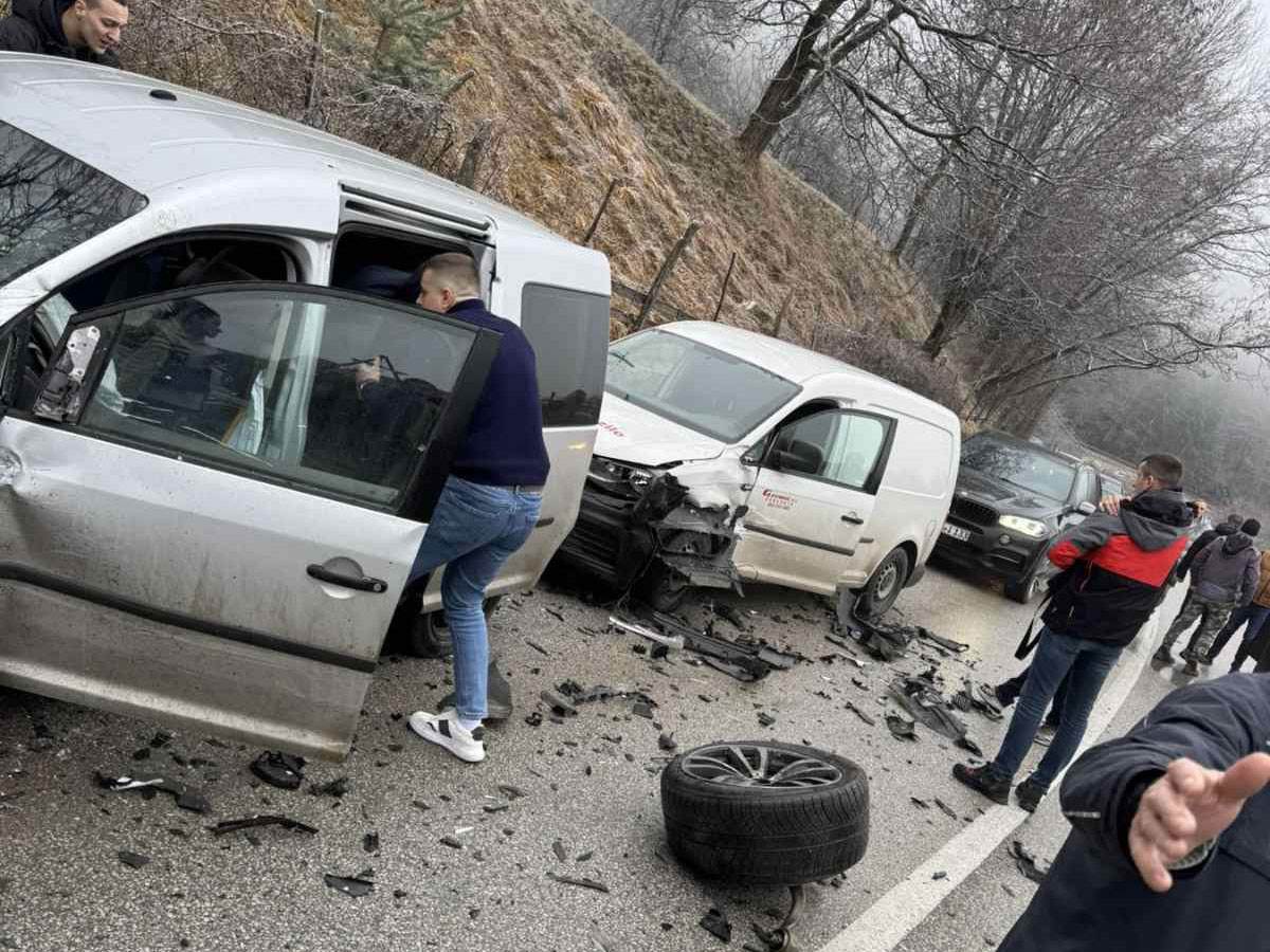  Zbog saobraćajke zatvoren saobraćaj preko Romanije 