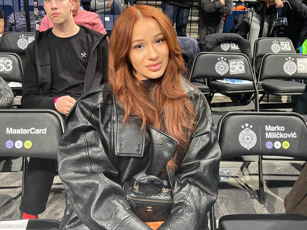  Djevojka Kamerona Pejna Mondo 