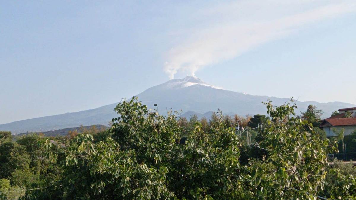  Etna se probudila, pepeo stigao do skijaša 