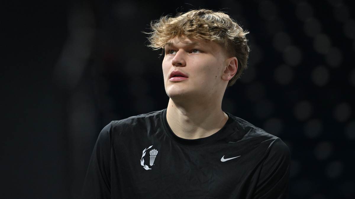  Šest koledža želi Miku Murinena  