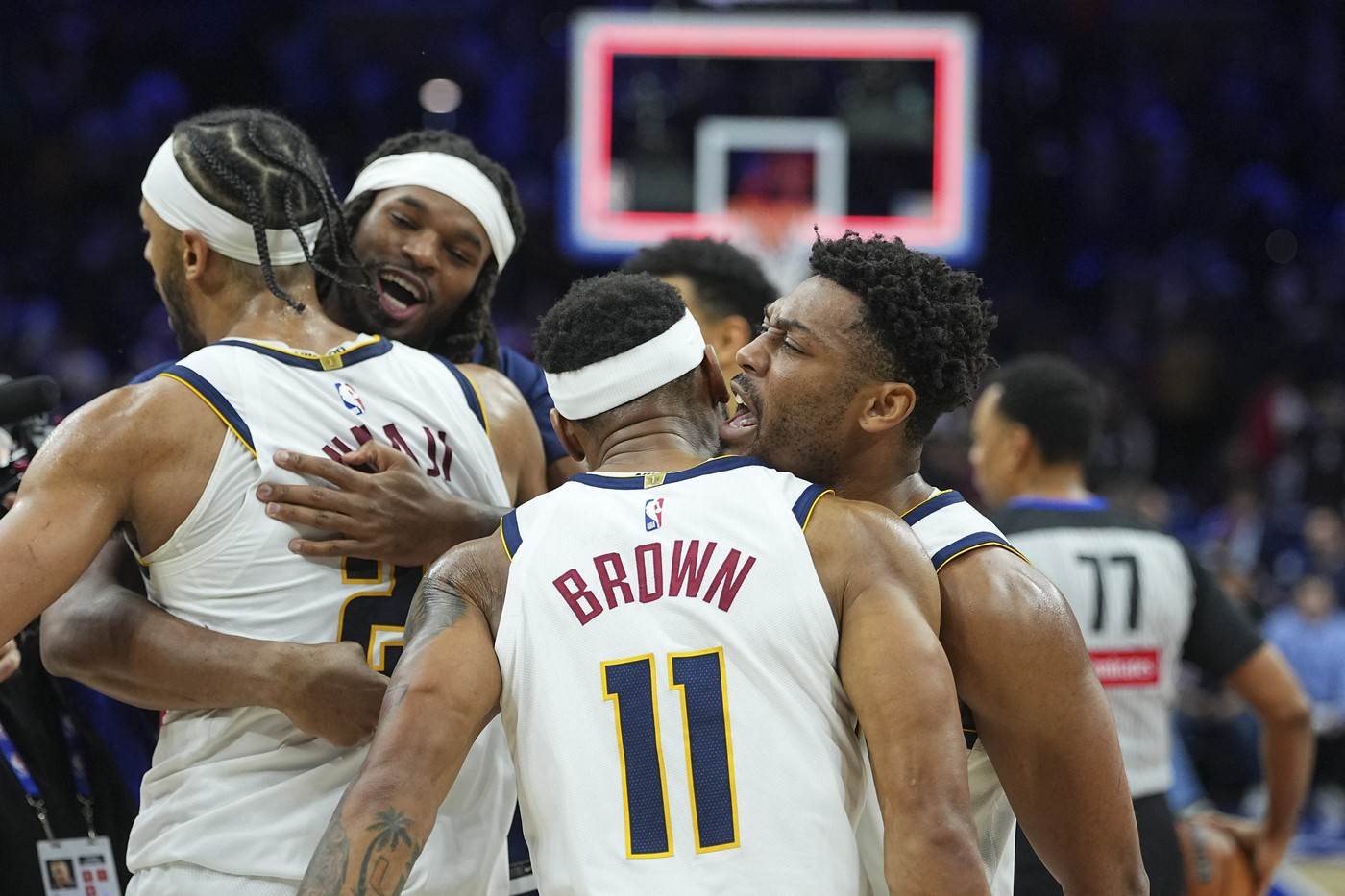  Denver bez 7 igraca pobijedio filadelfiju 