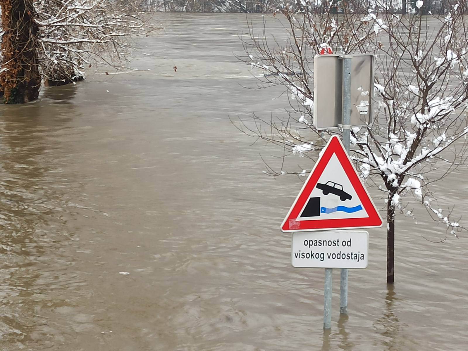  raste drina kod zvornika, prijete poplave 