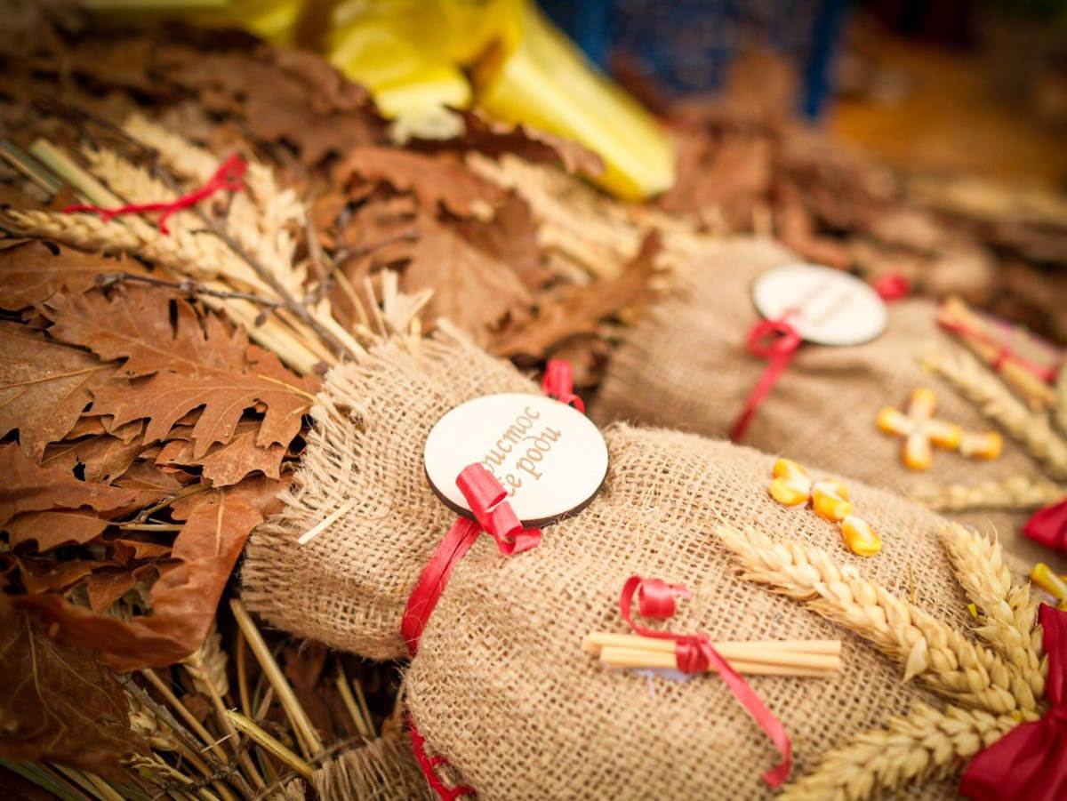  Zašto se pali badnjak 