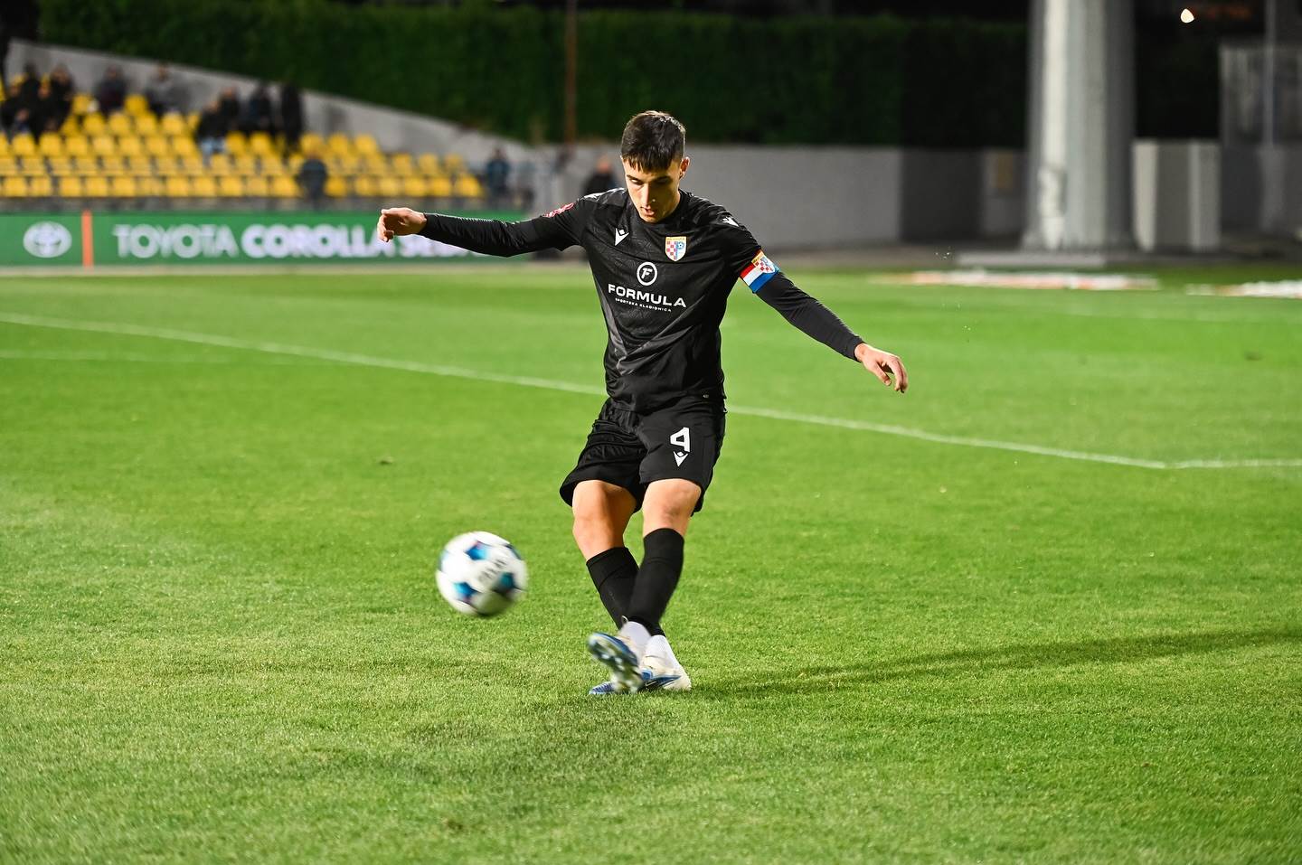  luka mikulić potpisao za Grashoper 