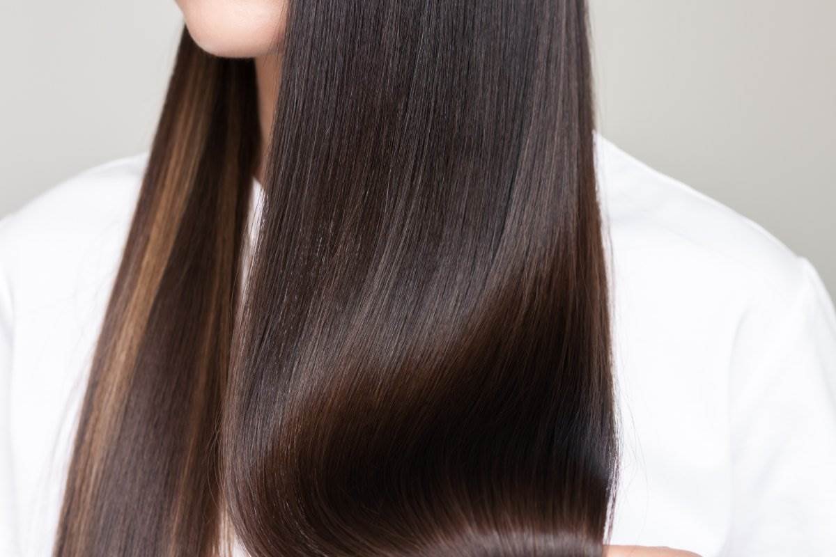  Staklena kosa trend 2026 