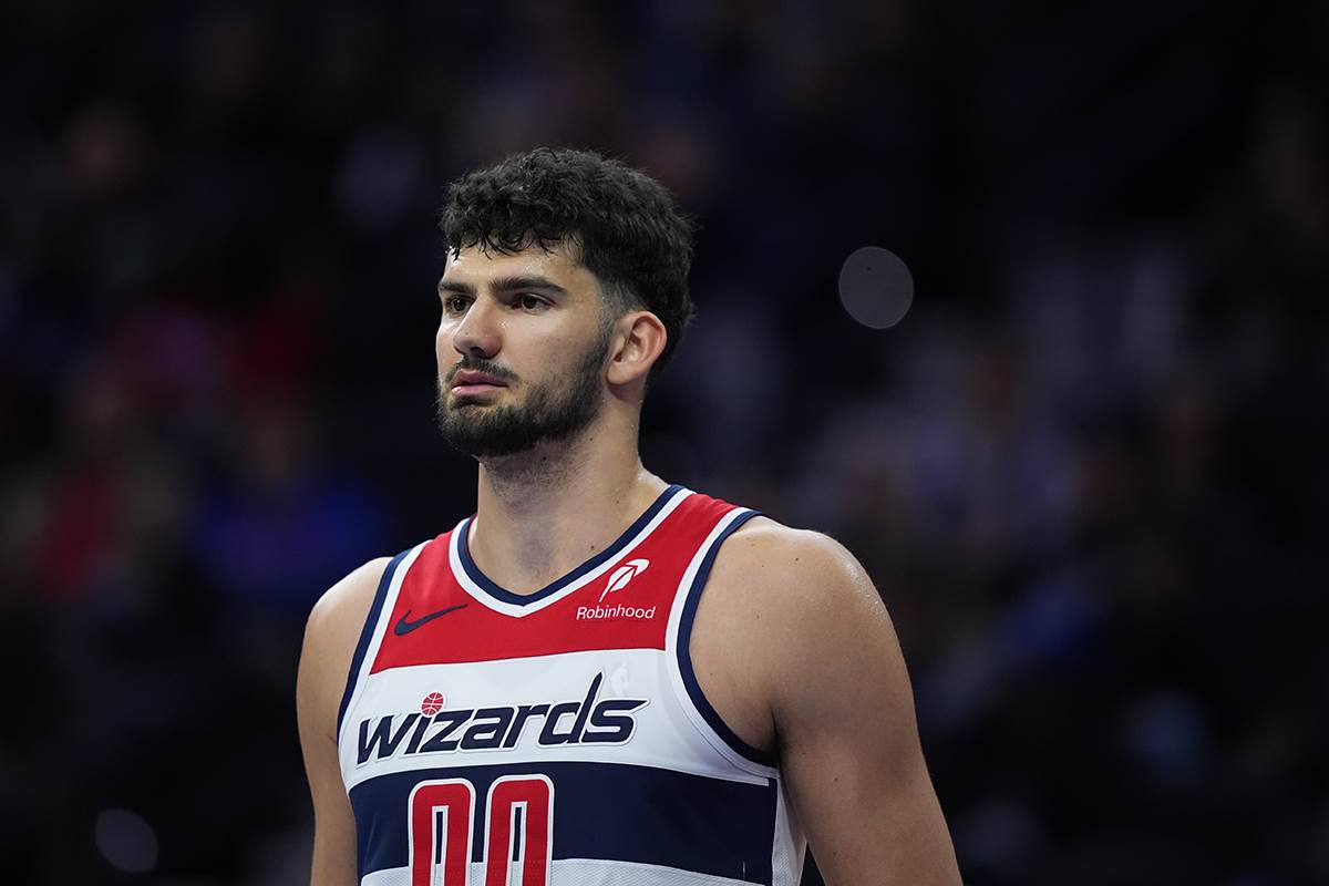  Tristan VUkčević 10 poena za Vašington 