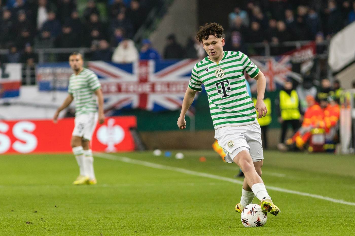  Aleks Tot u dresu Ferencvaroša 