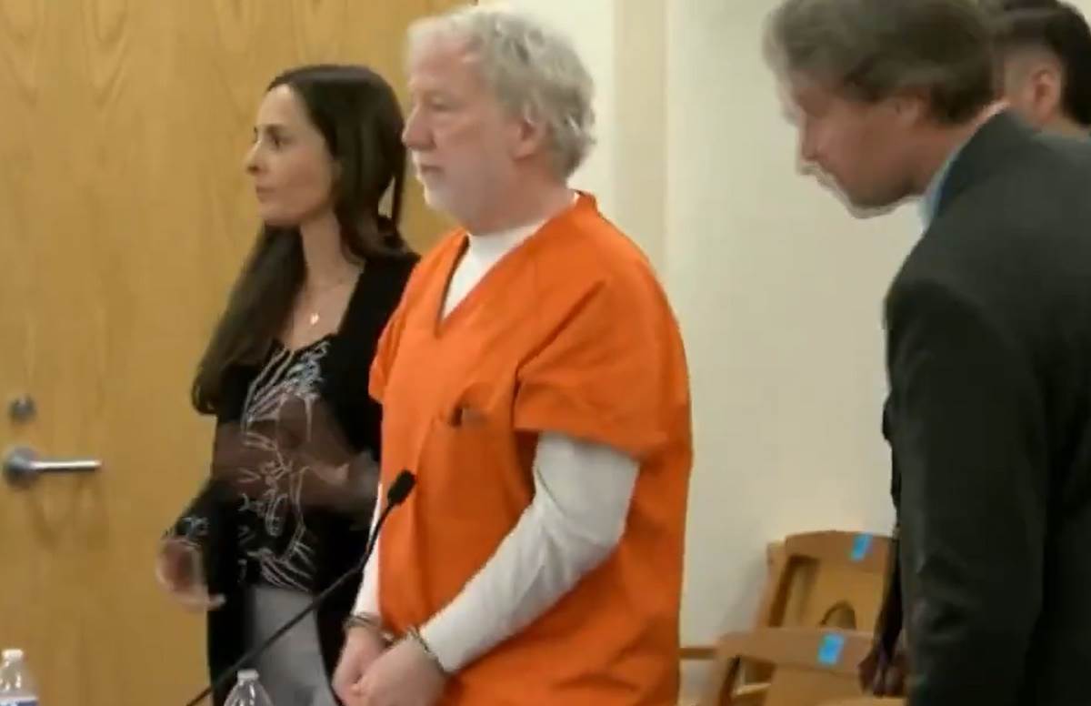  Glumac Timoti Basfild pušten da se brani sa slobode 