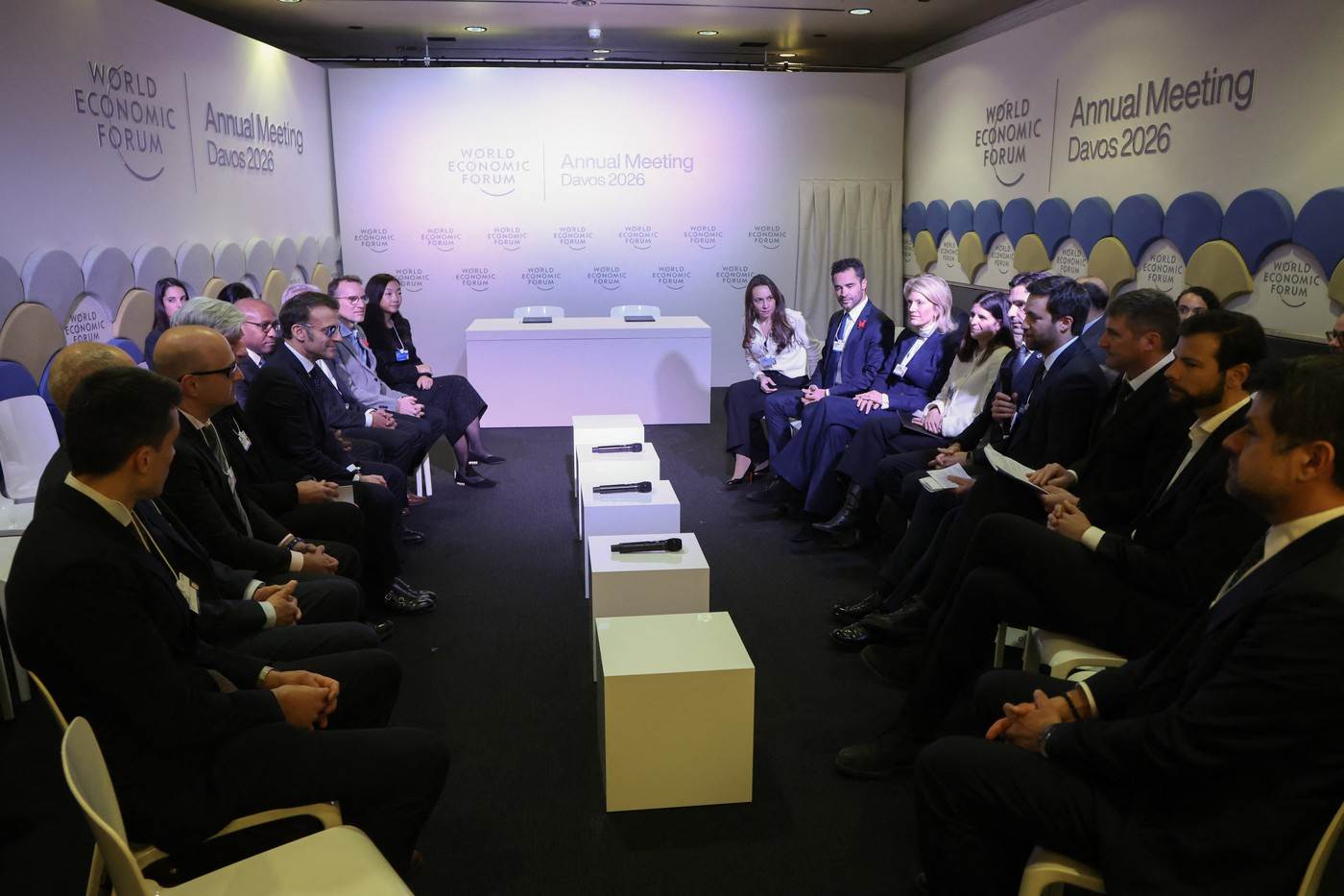  Davos: Odložen plan od 800 milijardi dolara za obnovu Ukrajine 