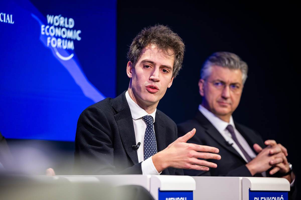  Artur Menš suosnivač  Mistral AI 