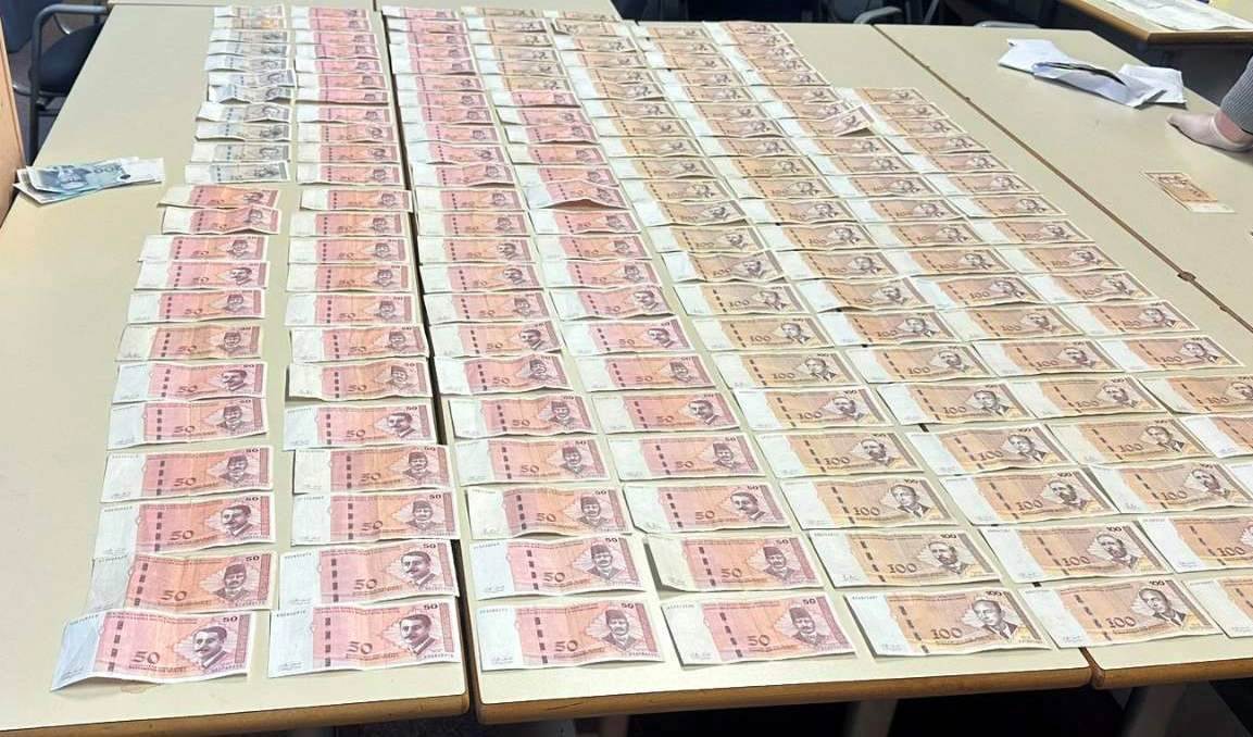  Uhapšene tri osobe iz Gračanice, Gradačca i Živinica zbog trgovine drogom 