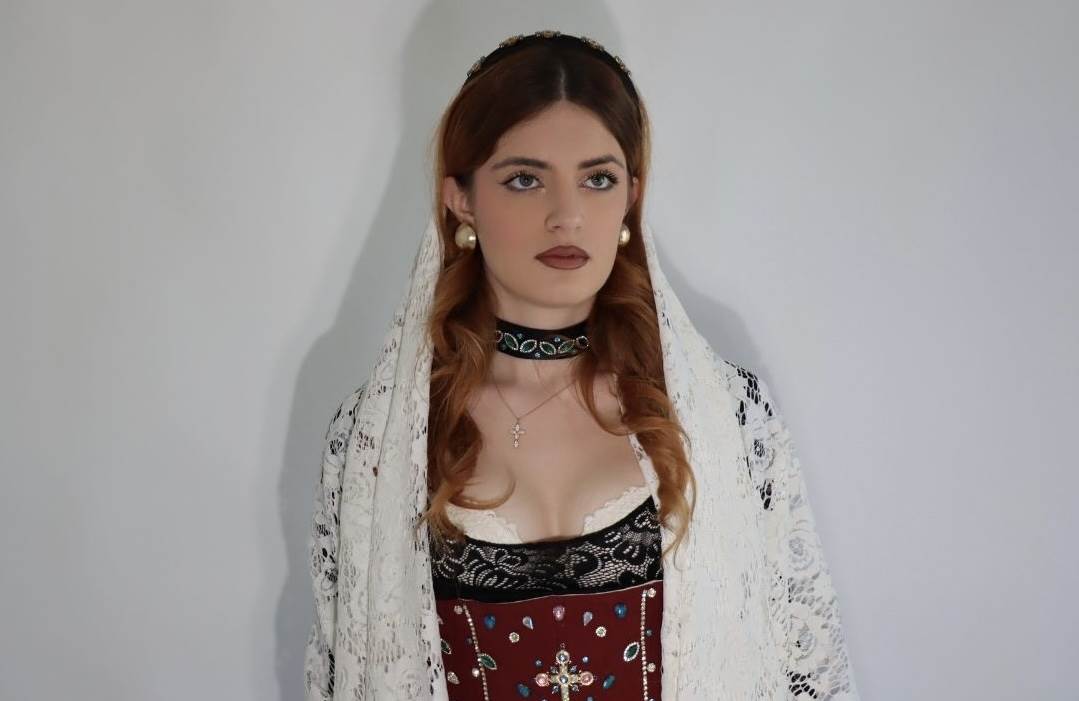  Intervju, anja strugar mlada crnogorska modna dizajnerka koja spaja modu i tradiciju 