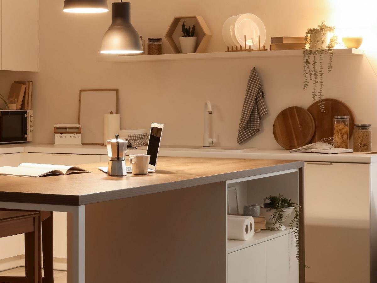  samoljepivim pločicama renovirajte kuhinju 