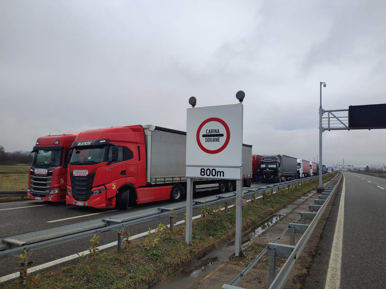  Prevoznici u BiH i regionu blokirali granične prelaze 