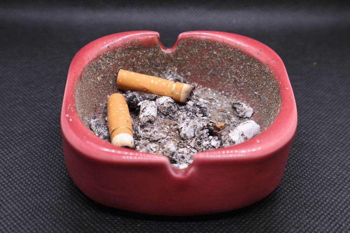  Kako ukloniti miris cigareta iz stana 