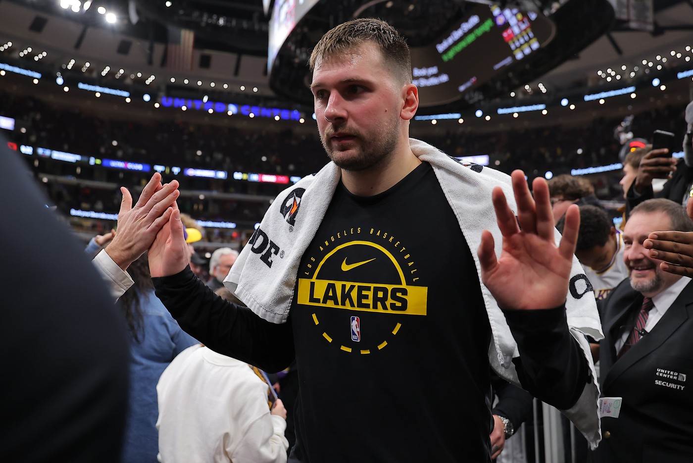  Luka Dončić učinak protiv Čikago Bulsa 