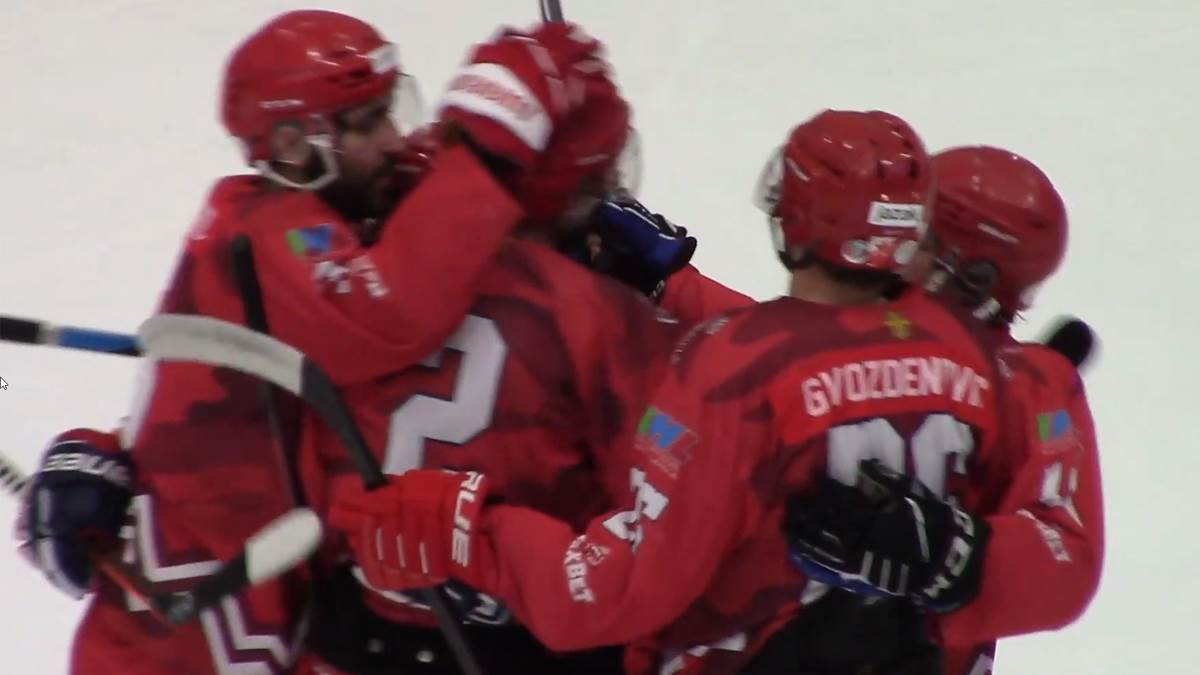  Hokejaši Crvene zvezde pokradeni u Zagrebu 