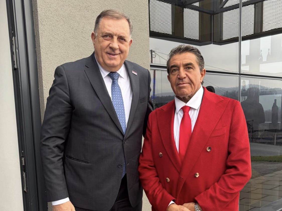  SEO naslov: Paolo Zampoli kod Dodika: Simbolika crvenog odijela i poruke iza sastanka 