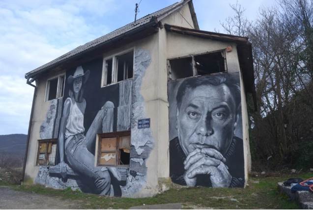  deni božić naslikao mural halida bešlića u doboju 