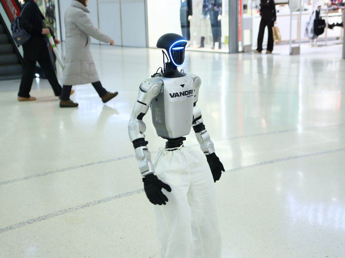  Prvi humanoidni robot u Bosni i Hercegovini 