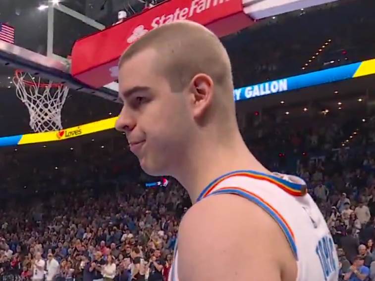  Navijači pozdravili Nikolu Topića 