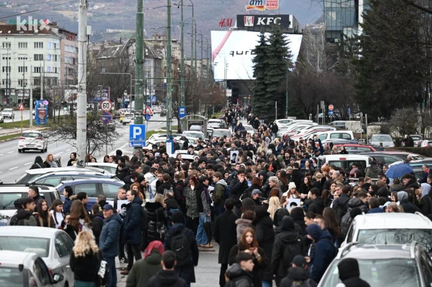  Okupljanje građana u Sarajevu povodom tramvajske nesreće 