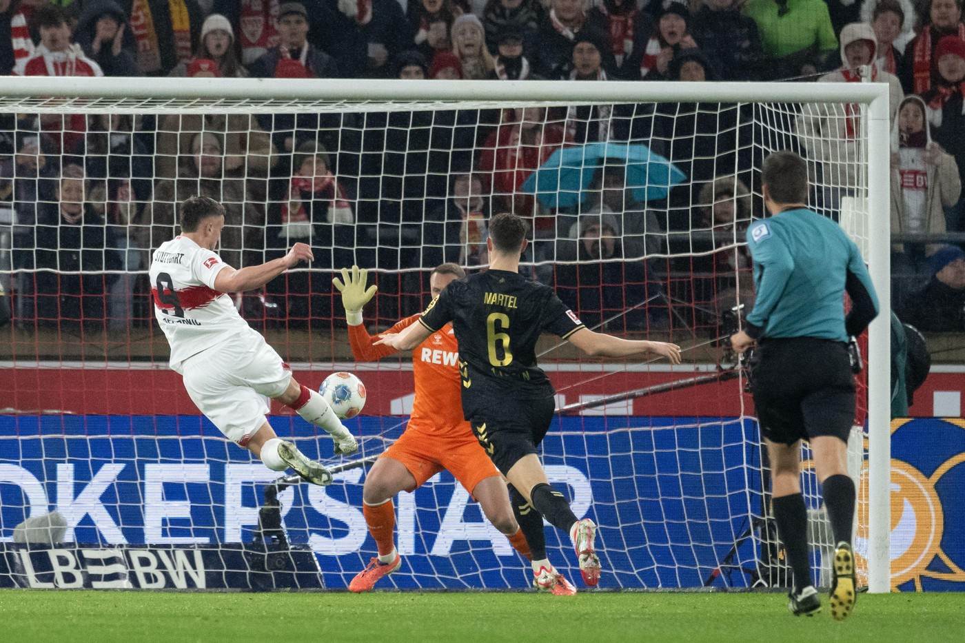  Ermedin Demirović gol na utakmici Štutgart Keln 