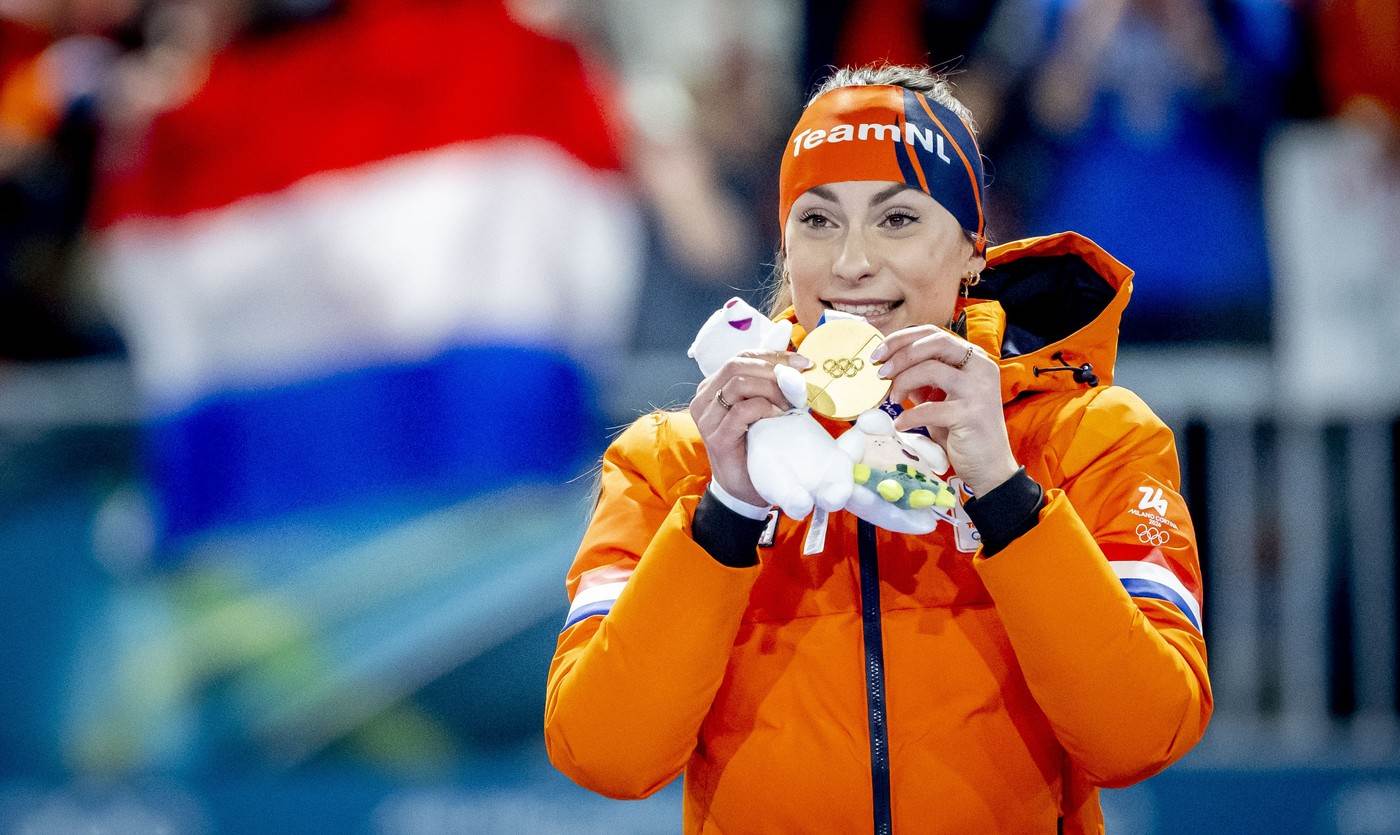  Koliko olimpijci dobiju z osvajanje zlatne medalje 