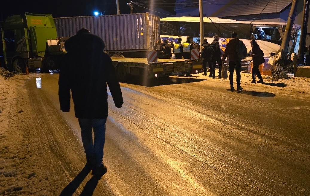  Devetoro povrijeđenih u sudaru kod Dervente 