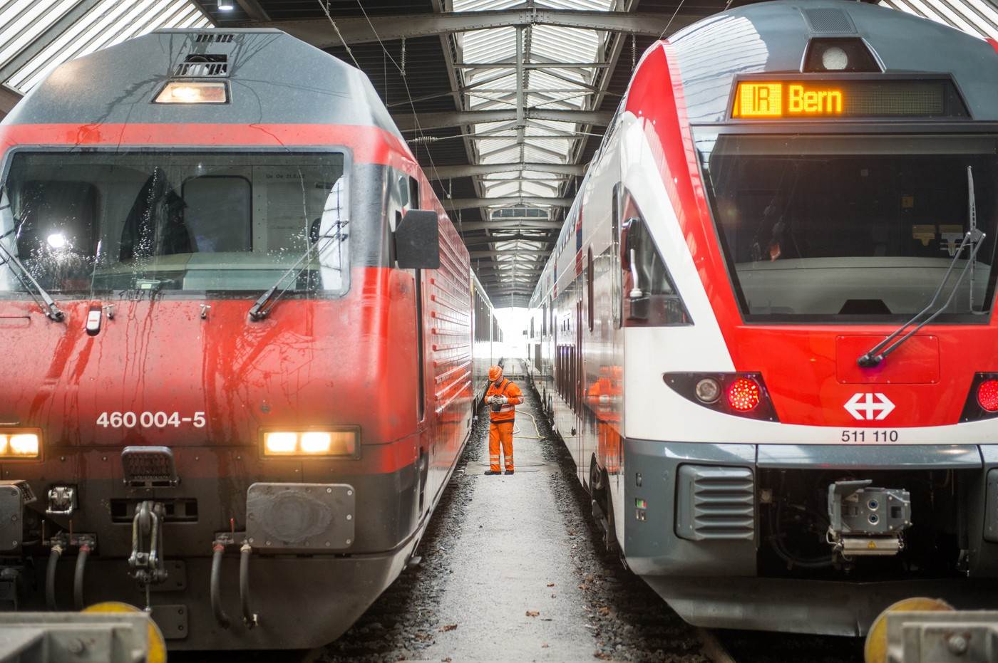  Voz u Švajcarskoj zbog lavine iskočio iz šina 