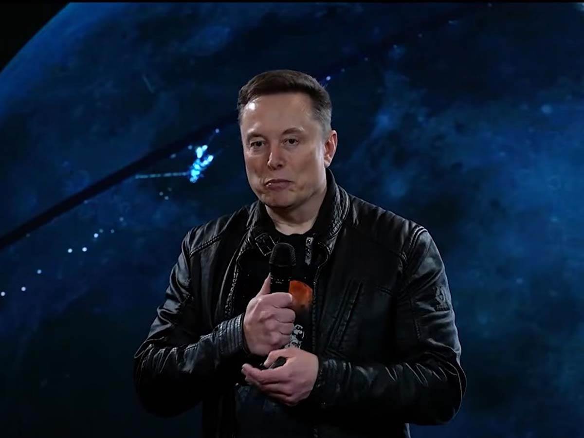  Mask tvrdi da će uskoro vještačka inteligencija raditi programiranje 