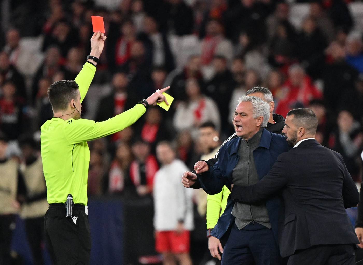  Murinjo bijesan poslije utakmice Benfika Real sudija znao kome ne smije da pokaže karton 