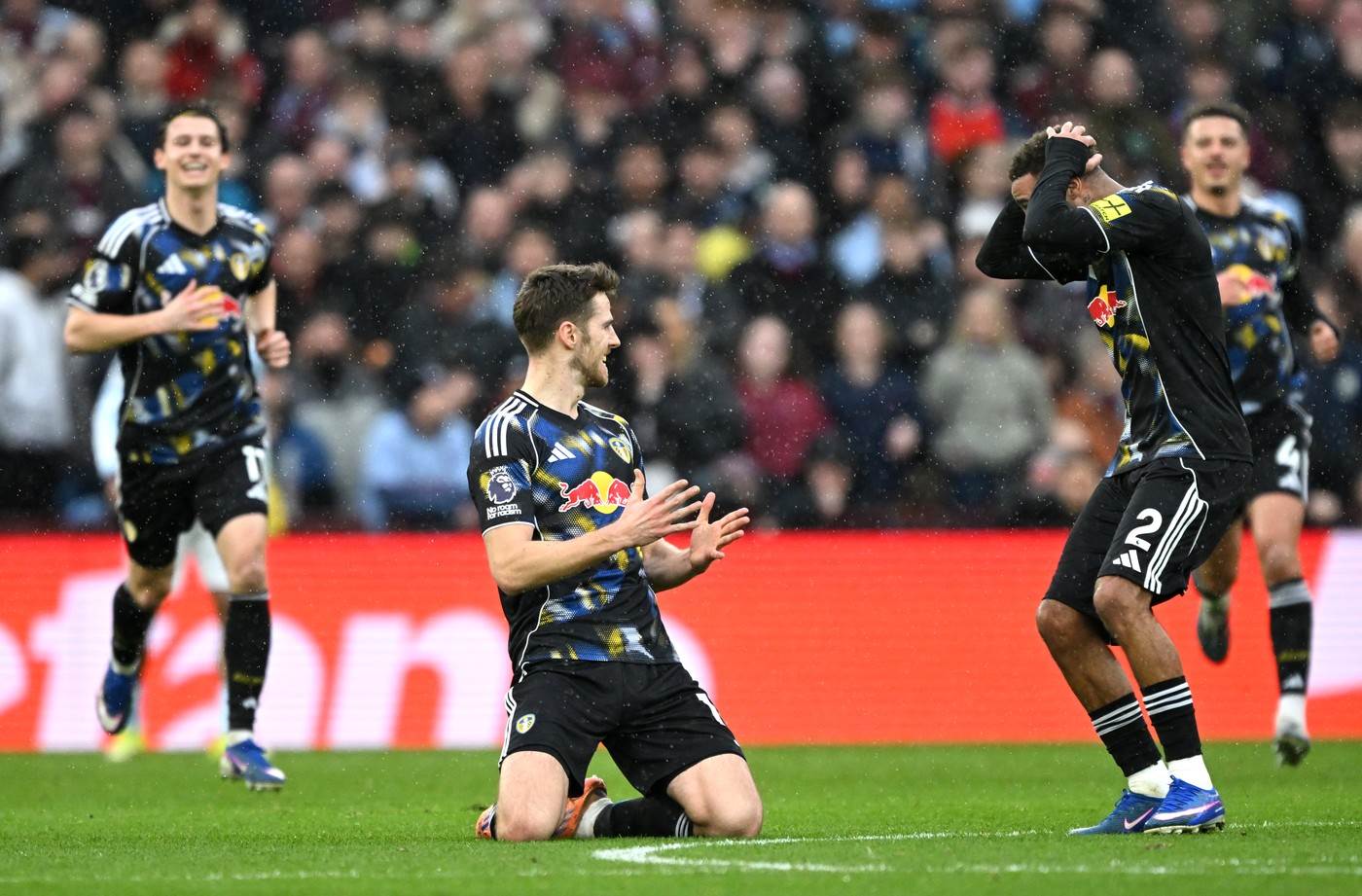  Aston Vila Lids gol sa 30 metara  