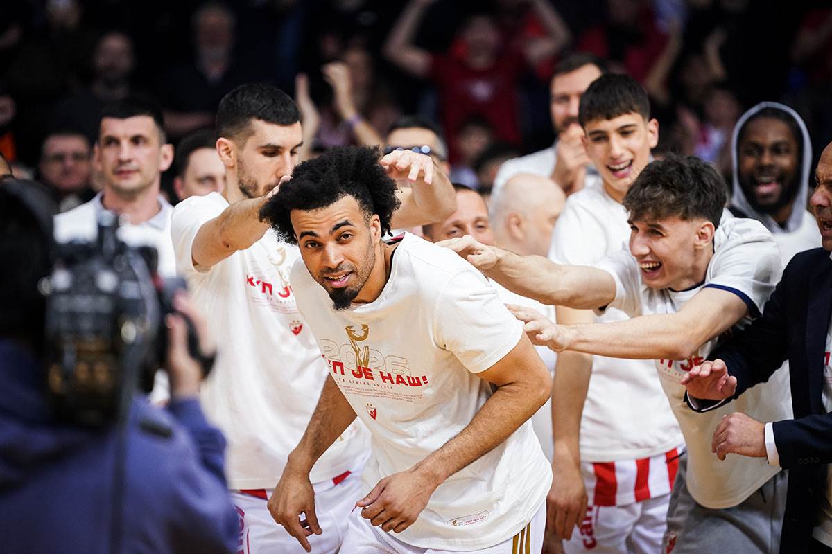  Džordan Nvora medalju poklonio dječaku 