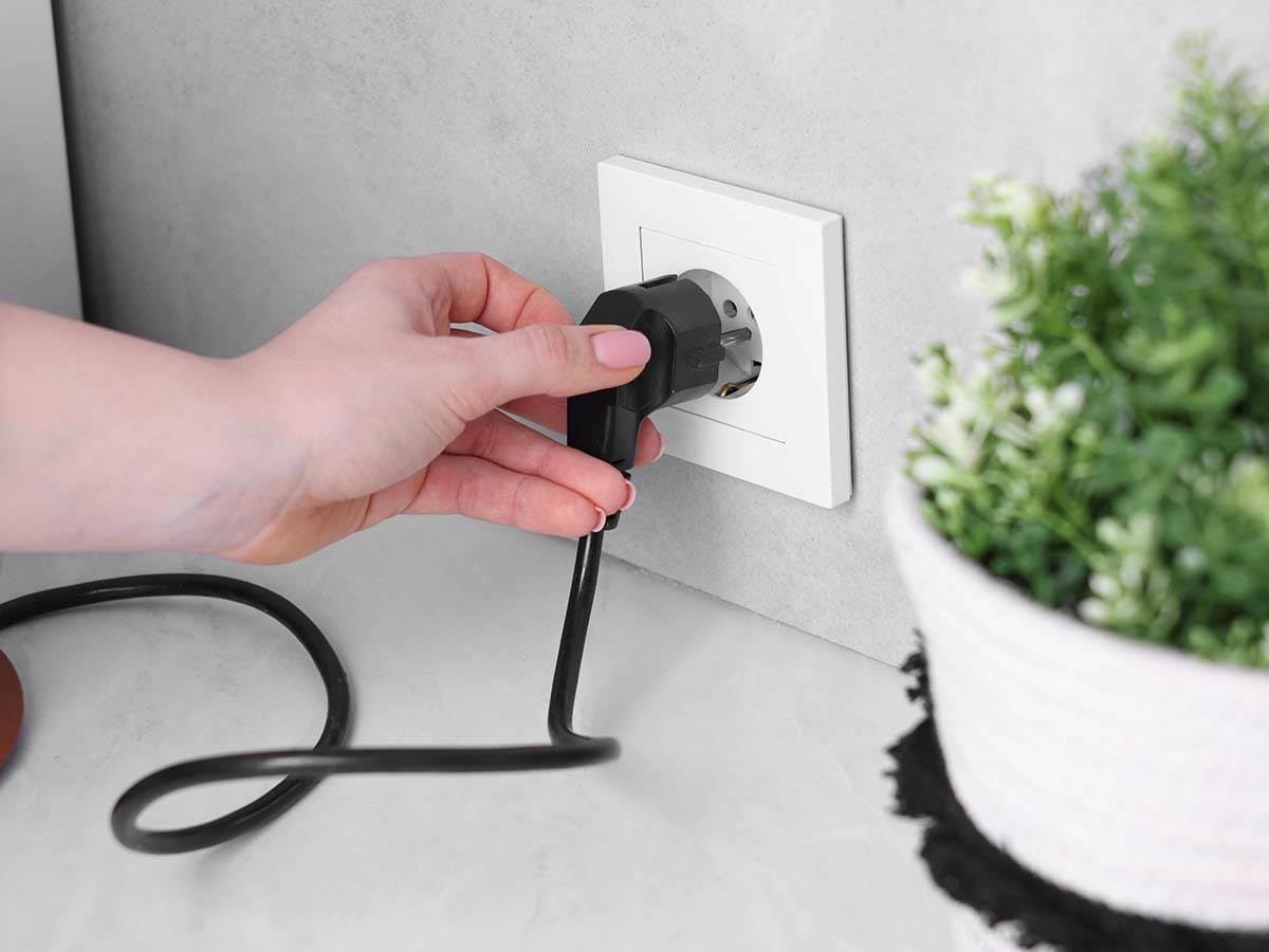  Indukciona ploča troši najviše struje 